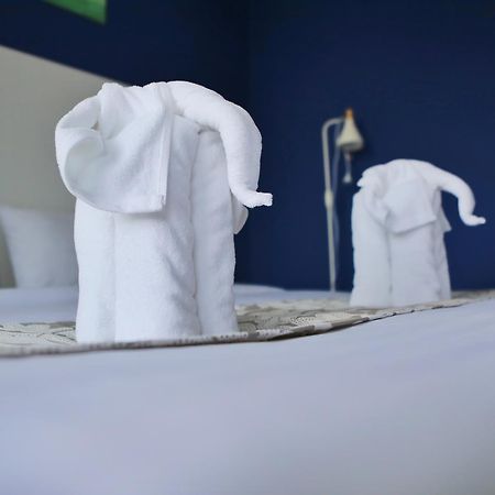 Guan Chao Yin Hotel Patong Bagian luar foto