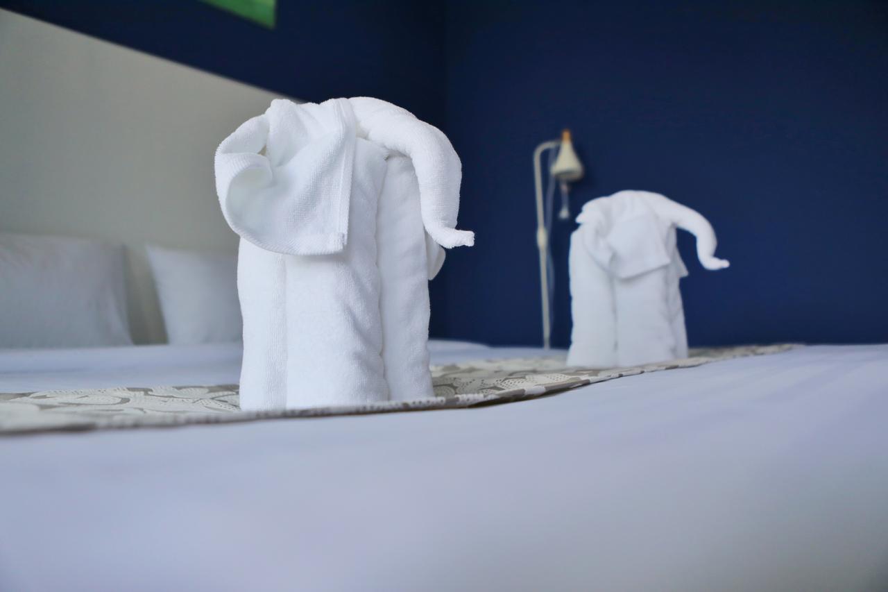 Guan Chao Yin Hotel Patong Bagian luar foto