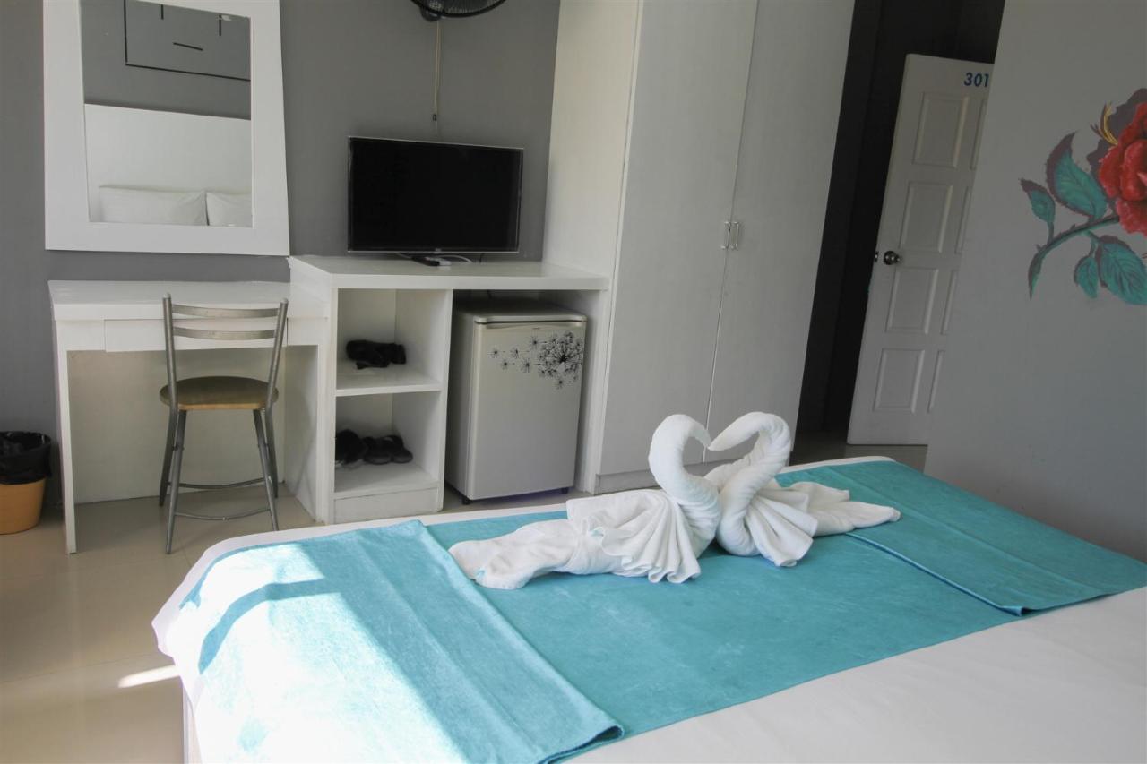 Guan Chao Yin Hotel Patong Bagian luar foto